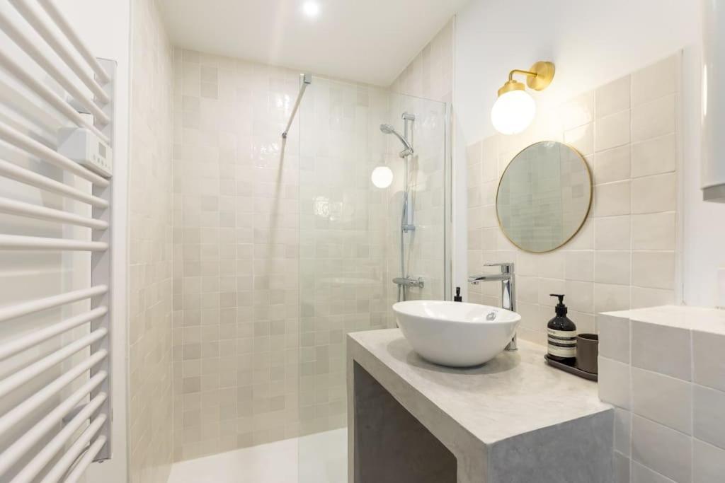 Beautiful & Modern Flat In Heart Of